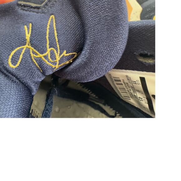 Nike Kyrie 3 G's Obsidian Gold Summit White Midtop Sneakers Men's Size 11 - Picture 9 of 11